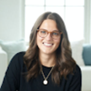 Meet your Posher, Caitlin